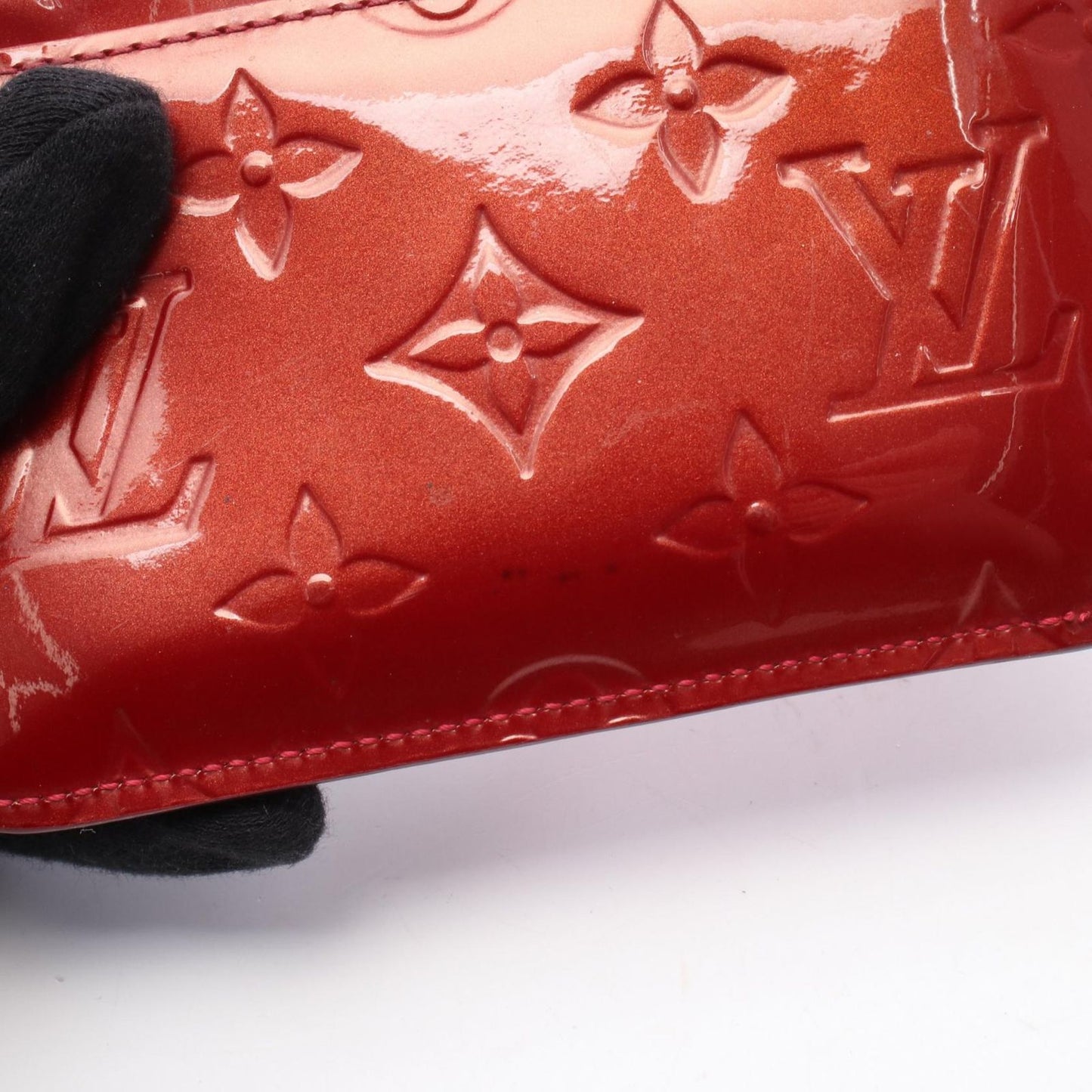 Louis Vuitton Monogram Vernis Key Case in Rouge Grenadine