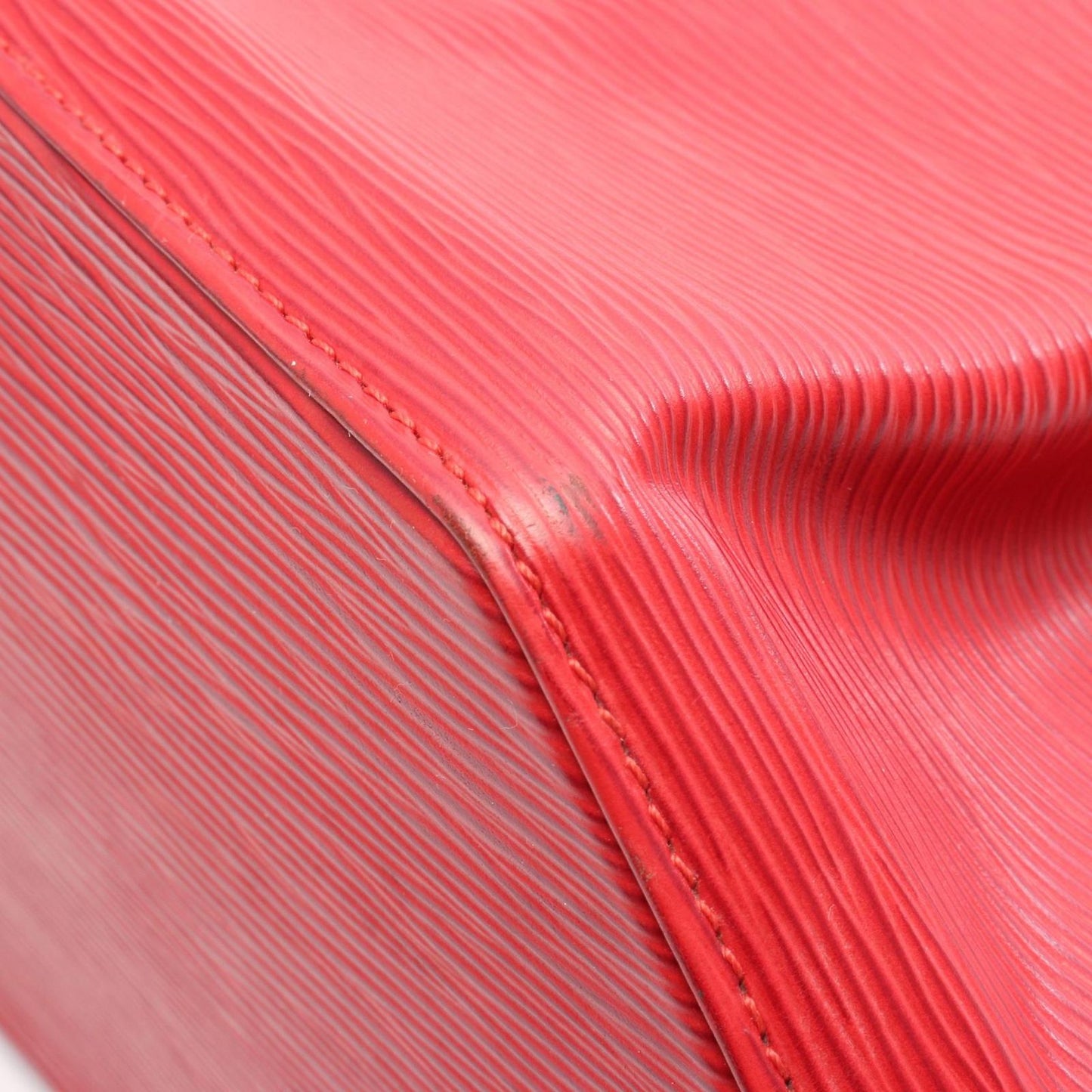 Louis Vuitton Sac De Paille PM in Castilian Red - Exquisite Craftsmanship