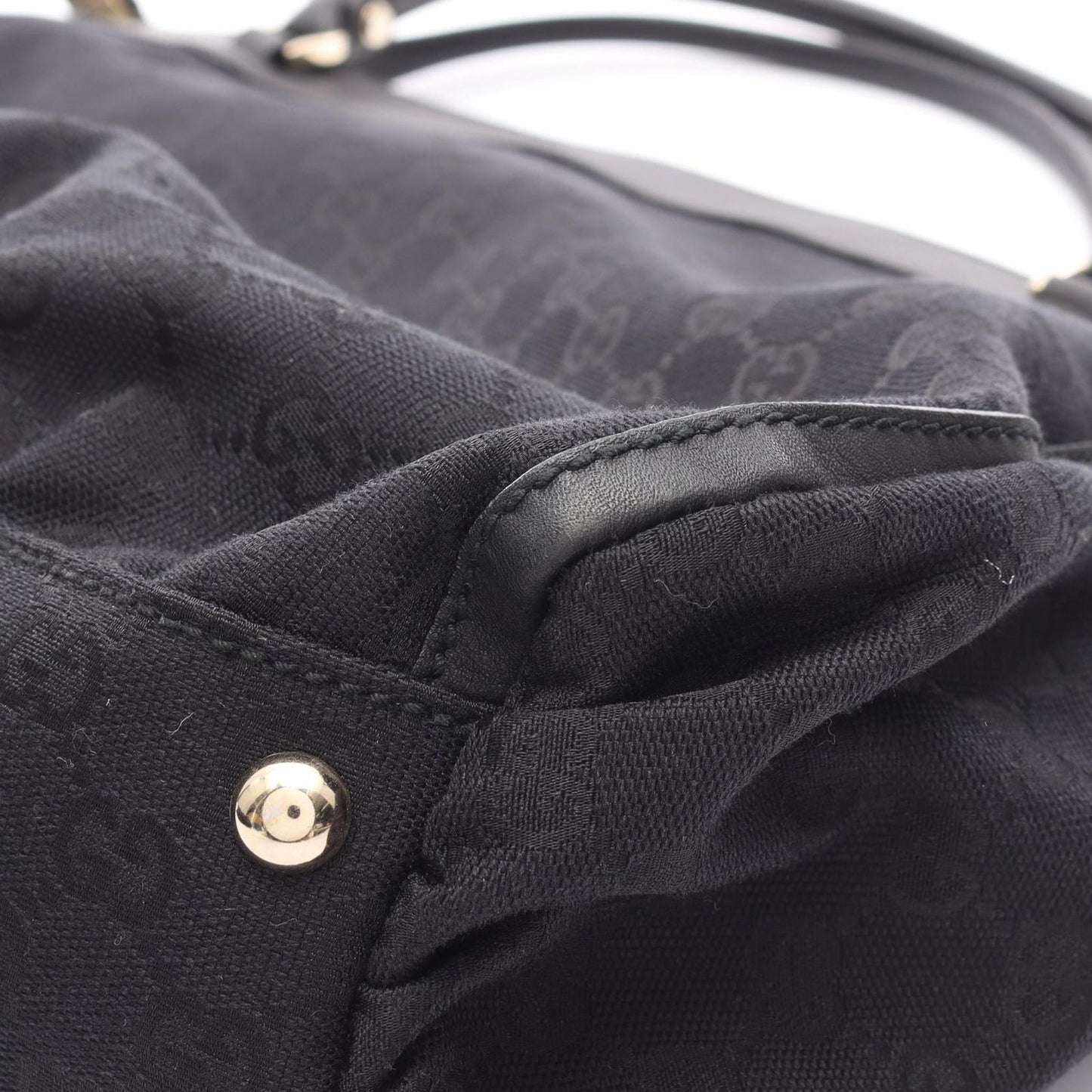 GUCCI GG Canvas Shoulder Bag - Timeless Elegance in Black