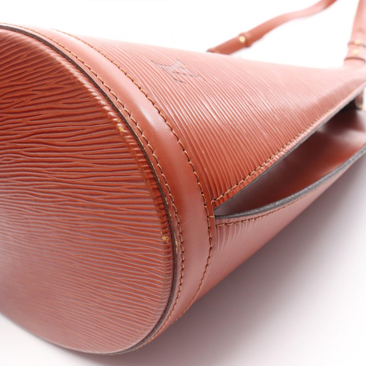 Louis Vuitton Cluny Epi Shoulder Bag in Kenian Brown - Timeless Elegance