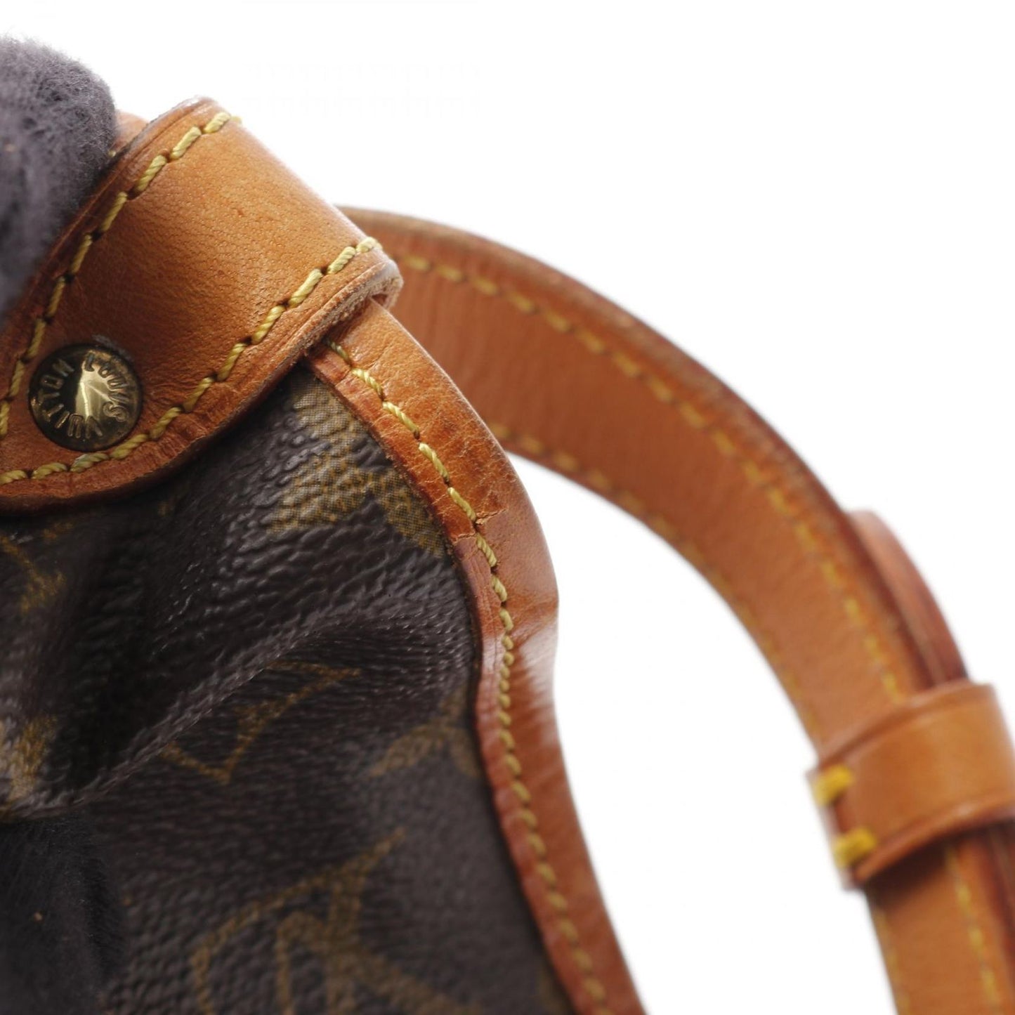 Louis Vuitton Monogram Sombrero 30 Shoulder Bag - Timeless Elegance