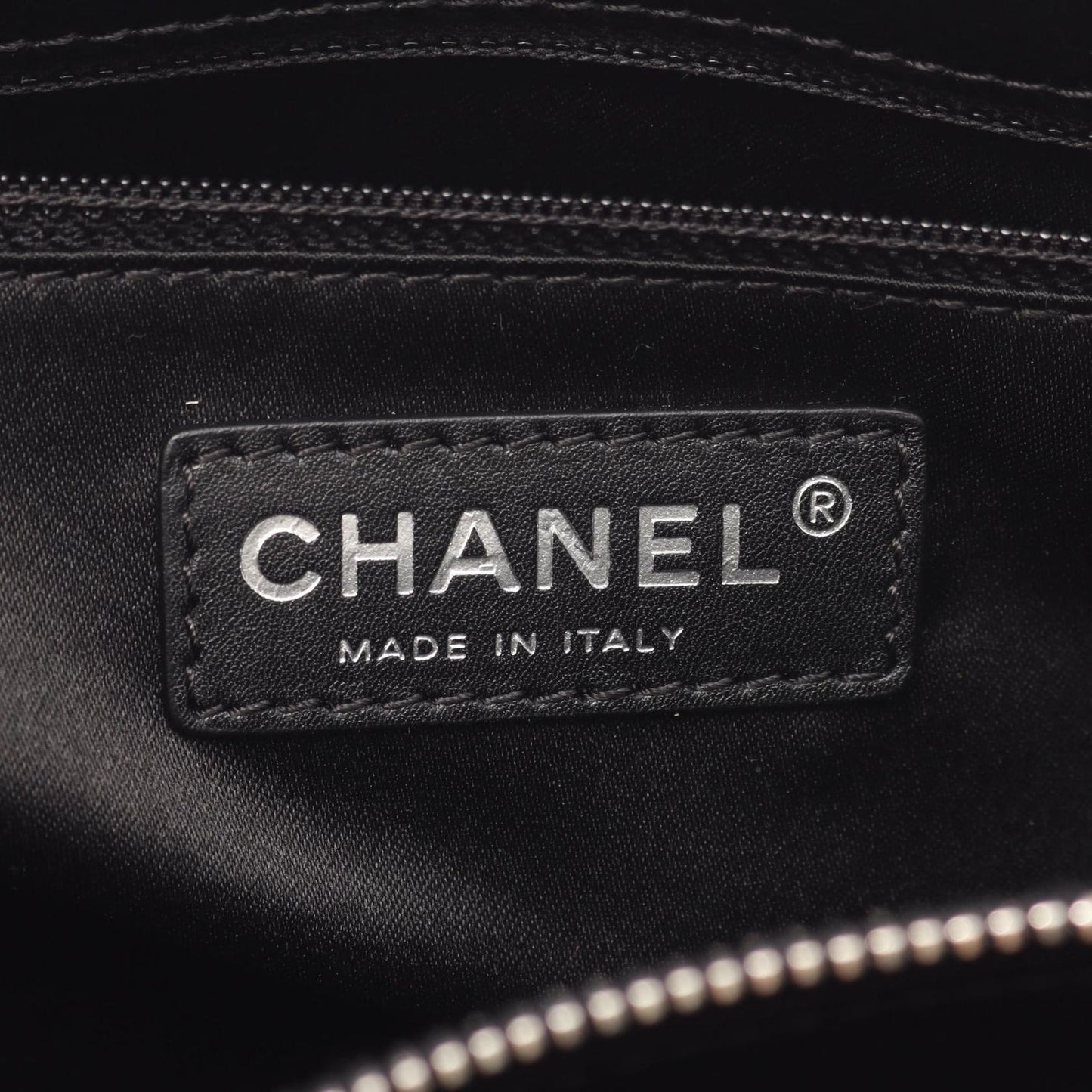 CHANEL Matelassé Grand Shopping Tote GST A50995 in Black Caviar Skin