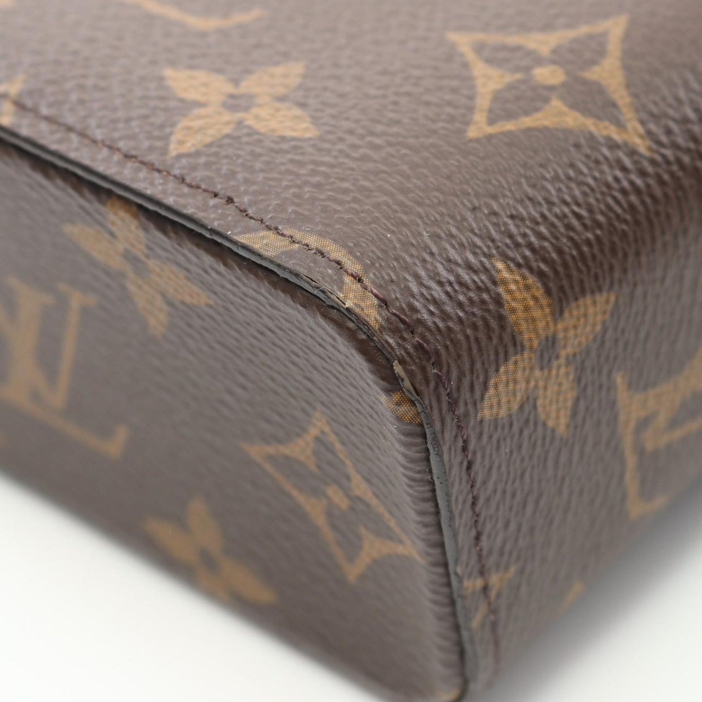 Louis Vuitton Monogram Fawn Box Shoulder Bag - Timeless Elegance