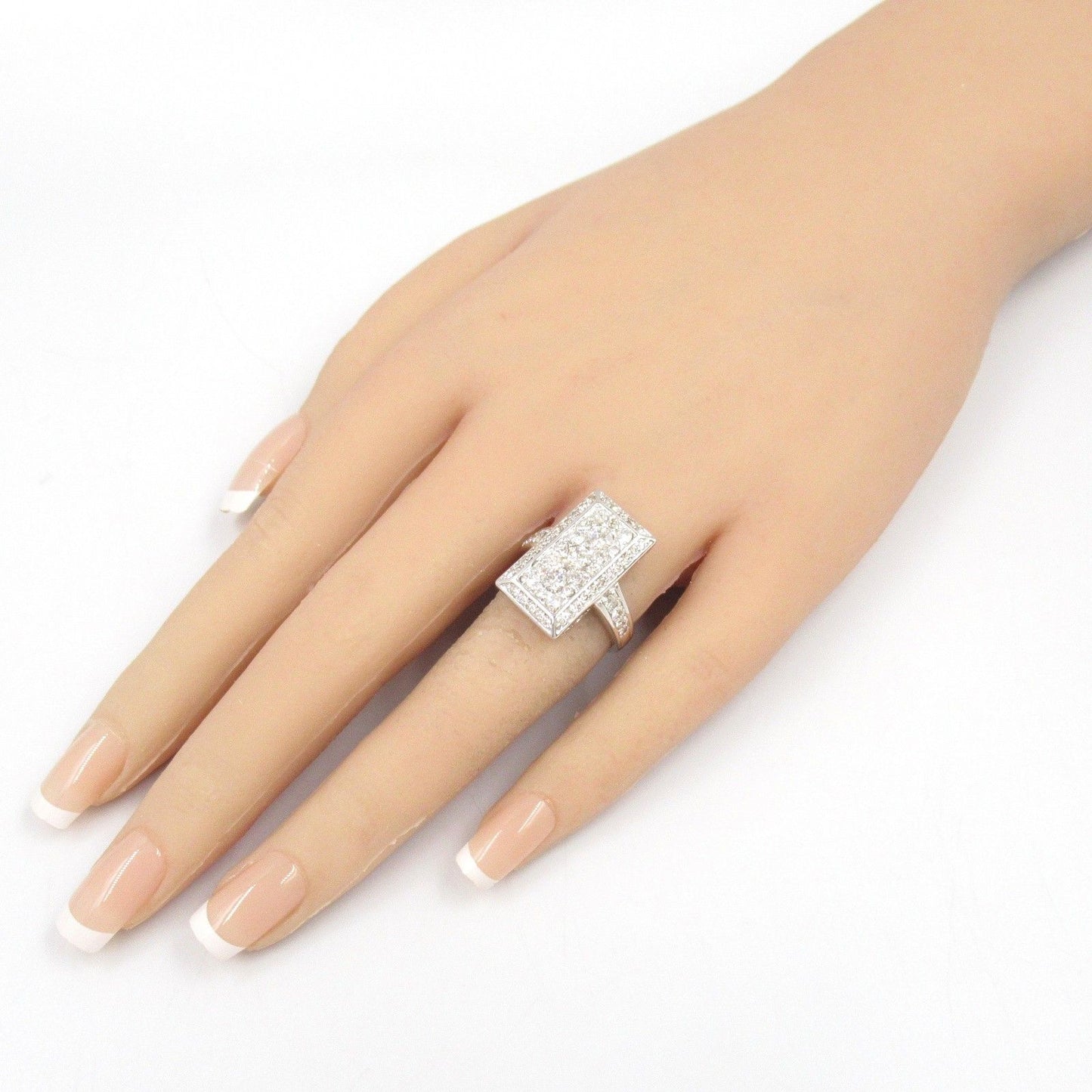 Exquisite Diamond Ring in K18 White Gold - 2.00ct
