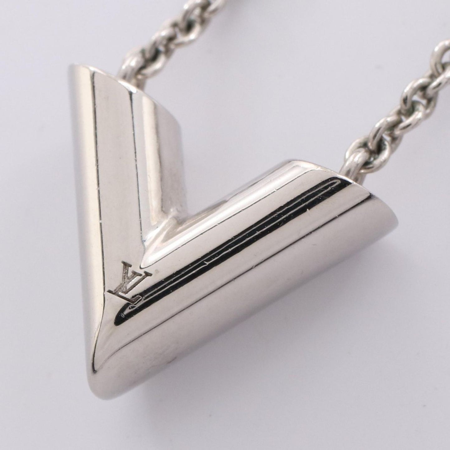 Louis Vuitton Essential V Necklace in Stainless Steel - Exquisite Craftsmanship