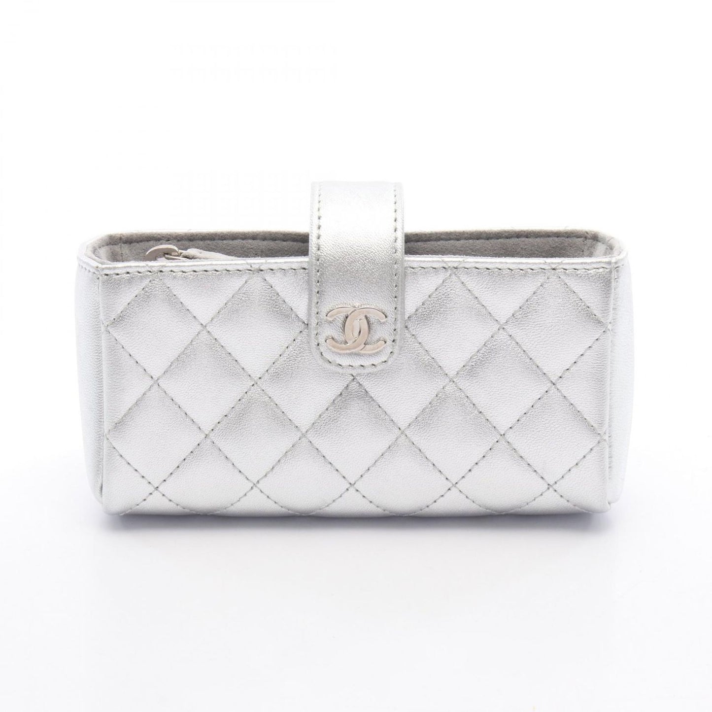 CHANEL Matelassé Silver Leather Pouch - Exquisite Craftsmanship