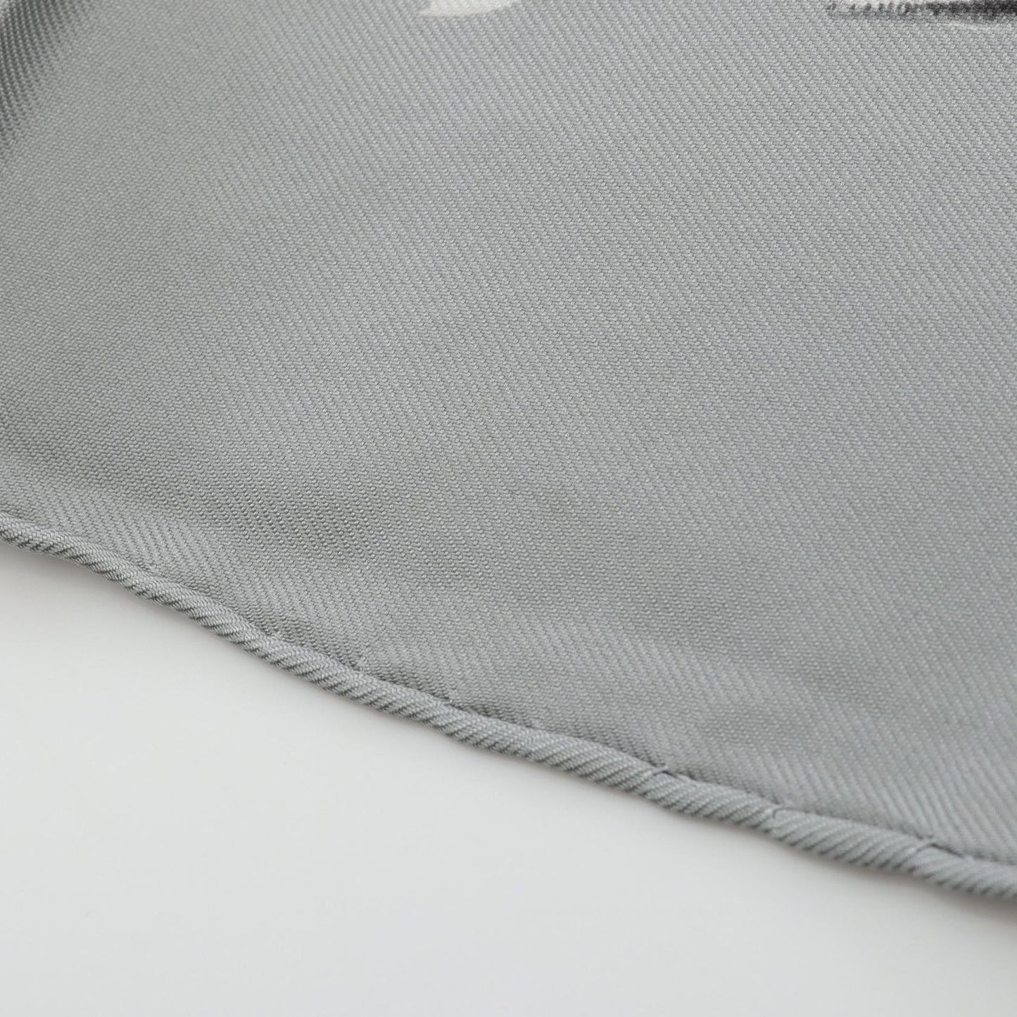 HERMES Halte en Camargue Silk Scarf - Timeless Elegance