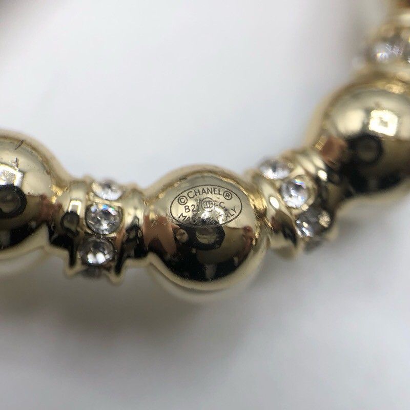 CHANEL Coco Mark Circle Earrings in Metal, Strass & Pearl