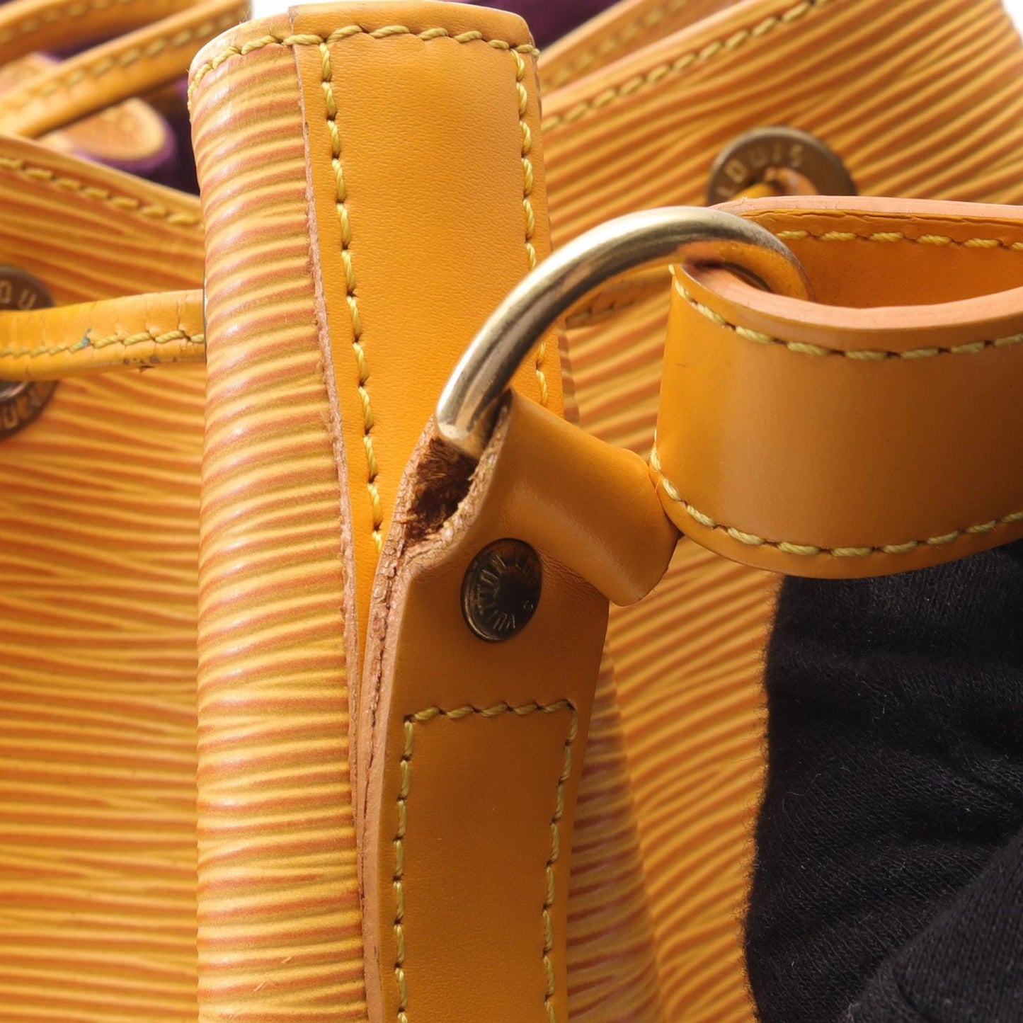 Louis Vuitton Noé Epi Tassili Yellow Shoulder Bag - Timeless Elegance