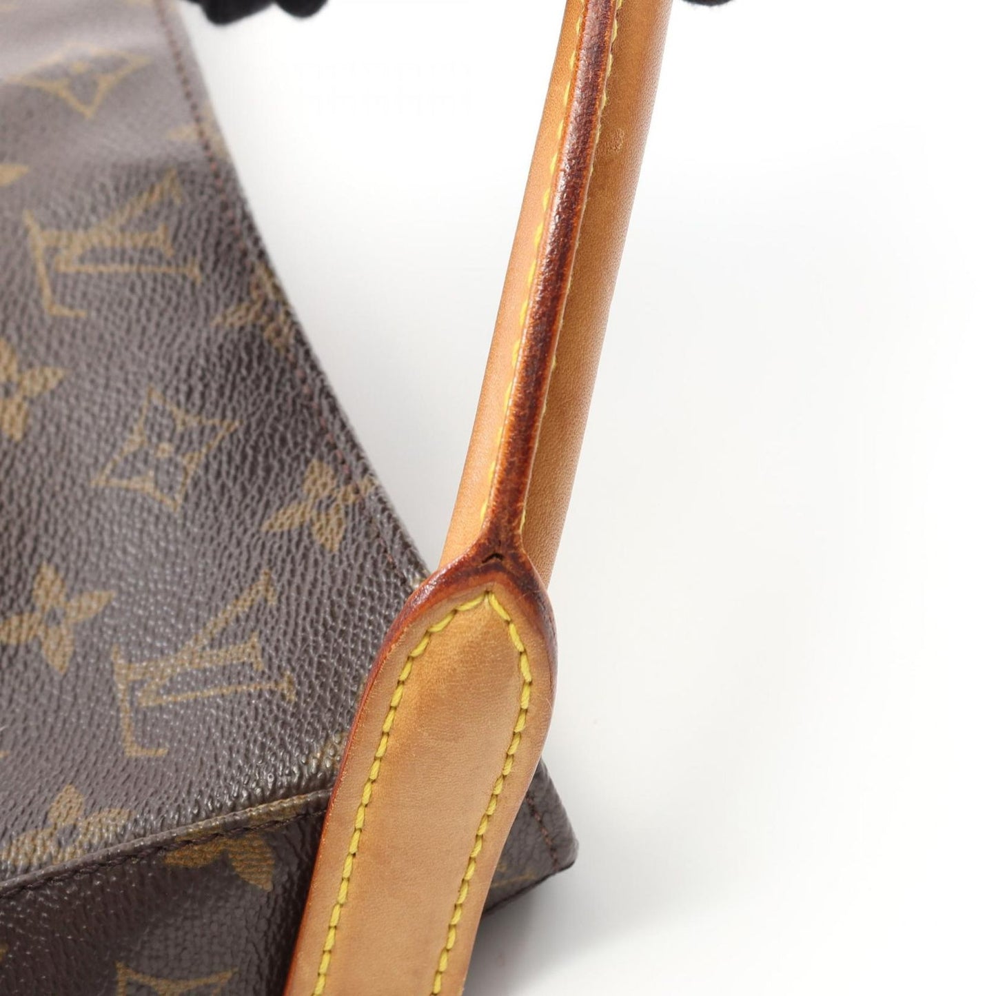 Louis Vuitton Looping GM Shoulder Bag - Timeless Elegance