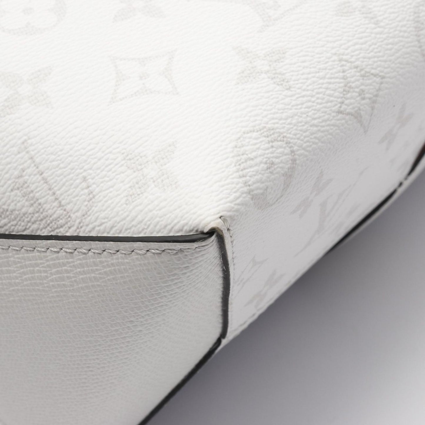 Louis Vuitton Weekend Tote NM in Monogram Canvas - Timeless Elegance