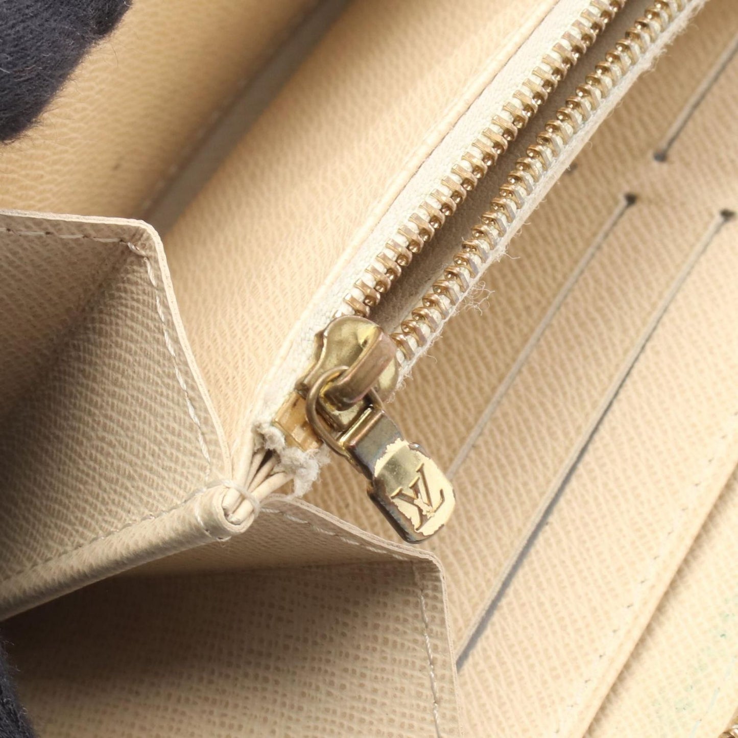 Louis Vuitton Zippy Wallet in Damier Azur Canvas - Timeless Elegance