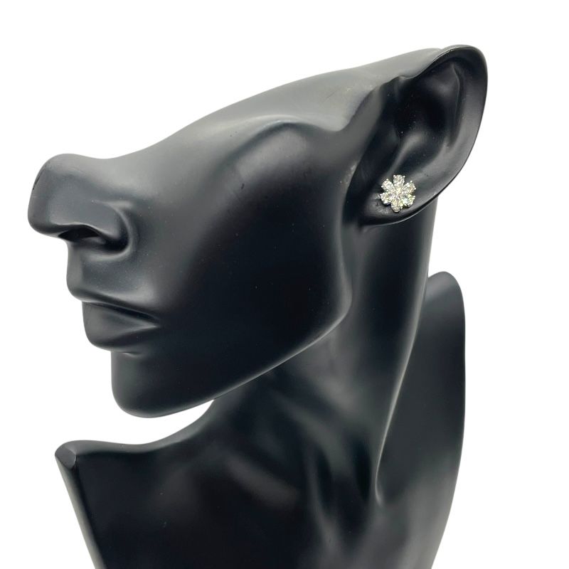 HARRY WINSTON Forget-Me-Not Diamond Earrings in Platinum