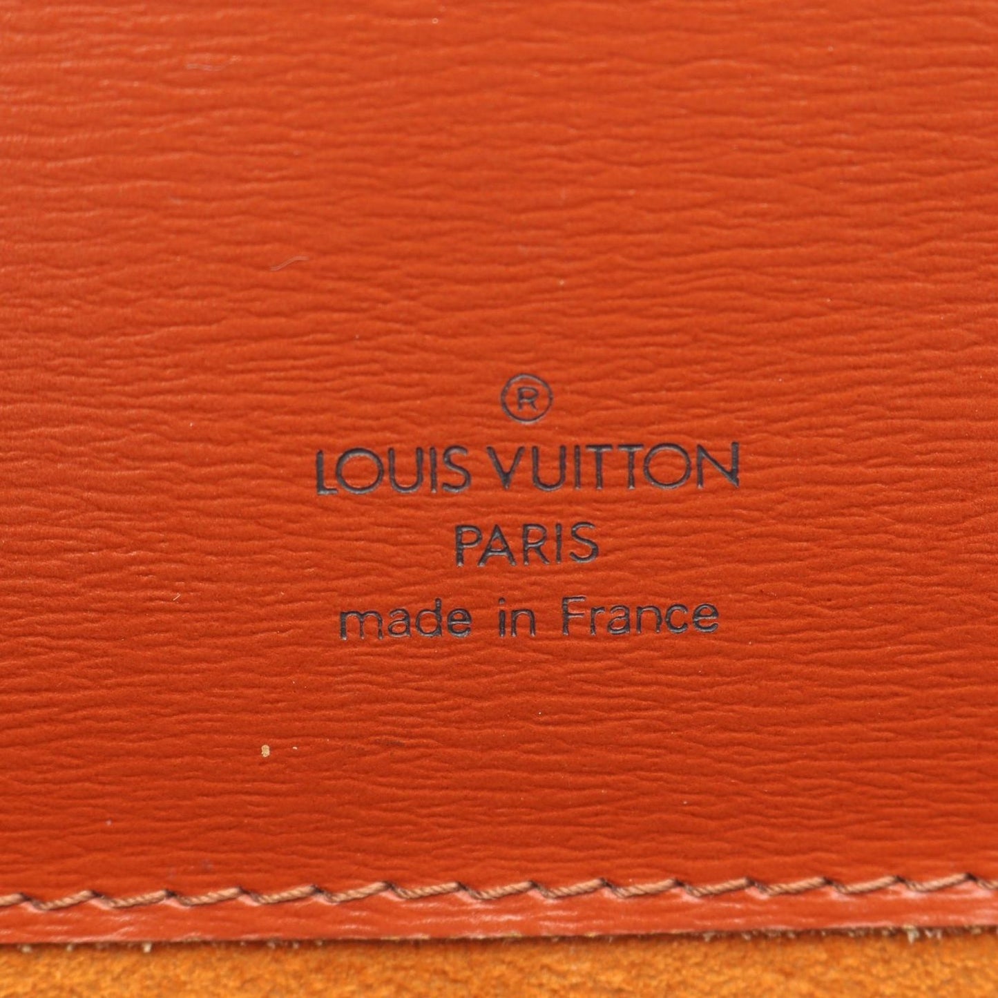 Louis Vuitton Cluny Epi Shoulder Bag in Kenian Brown - Timeless Elegance