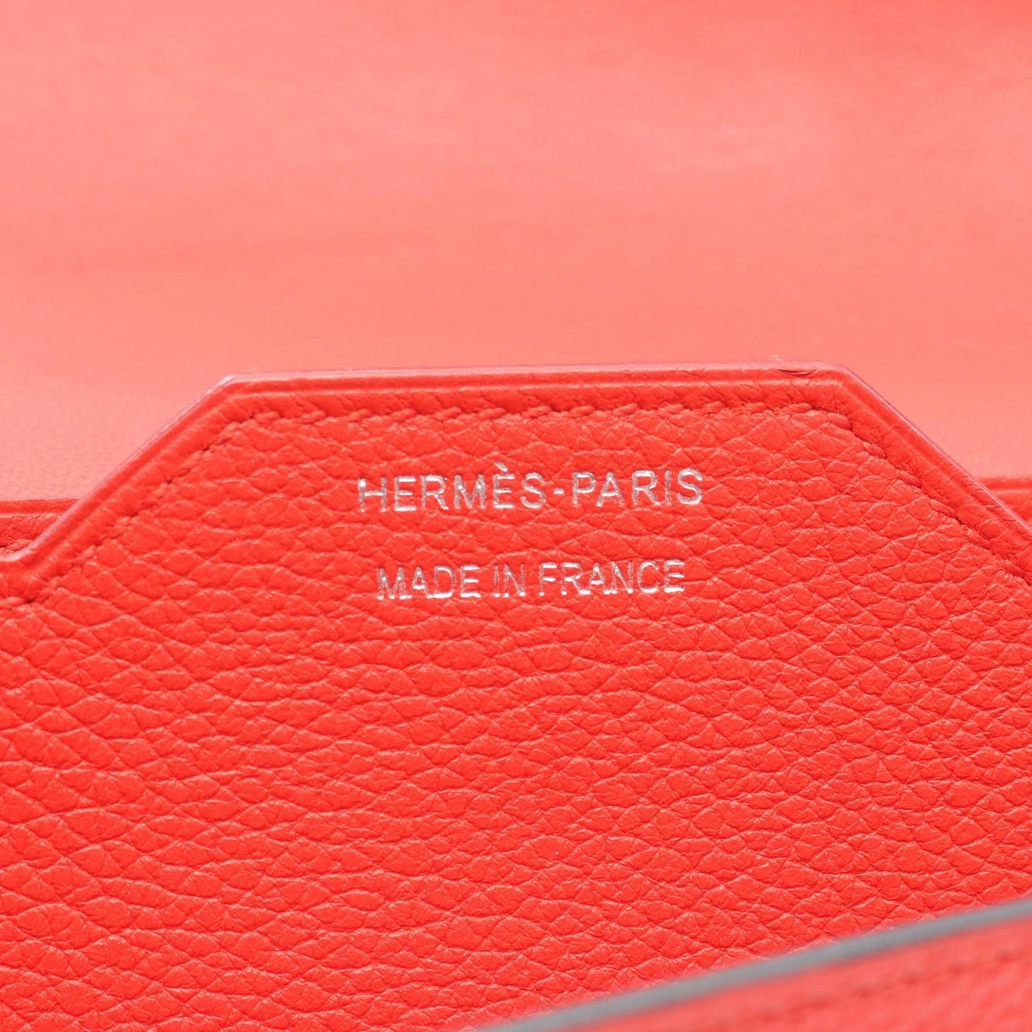 HERMES Passant Long Wallet in Red Leather - Exquisite Craftsmanship