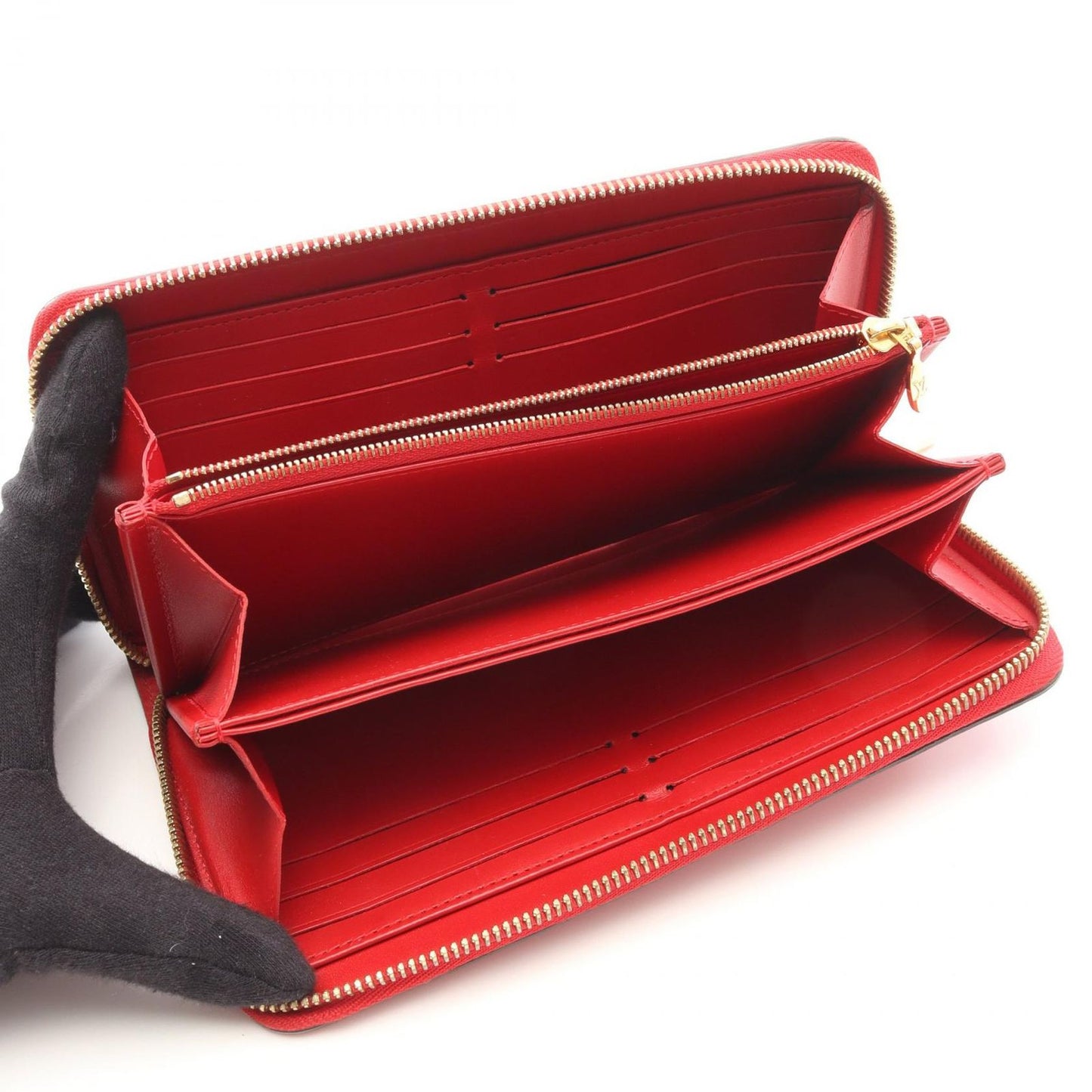 Louis Vuitton Zippy Wallet in Cherry Vernis Leather - Timeless Elegance