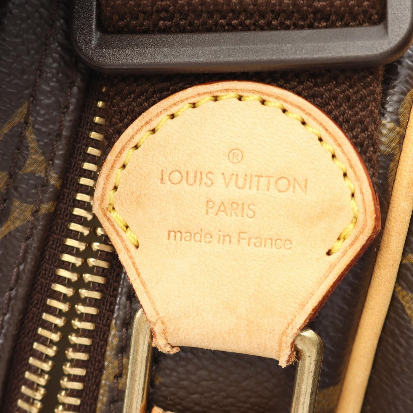 Louis Vuitton Reporter PM Shoulder Bag - Timeless Elegance