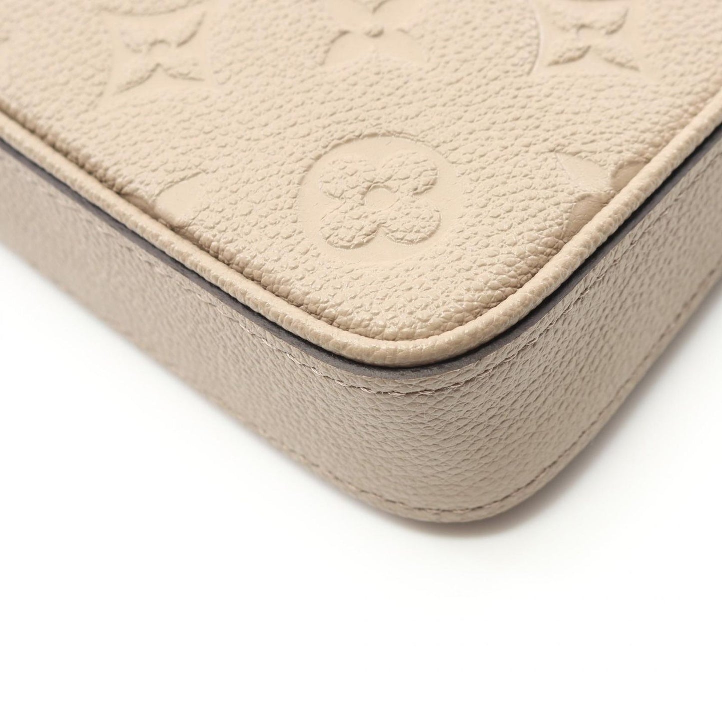 Louis Vuitton Easy Pouch Shoulder Bag - Turtrale Leather