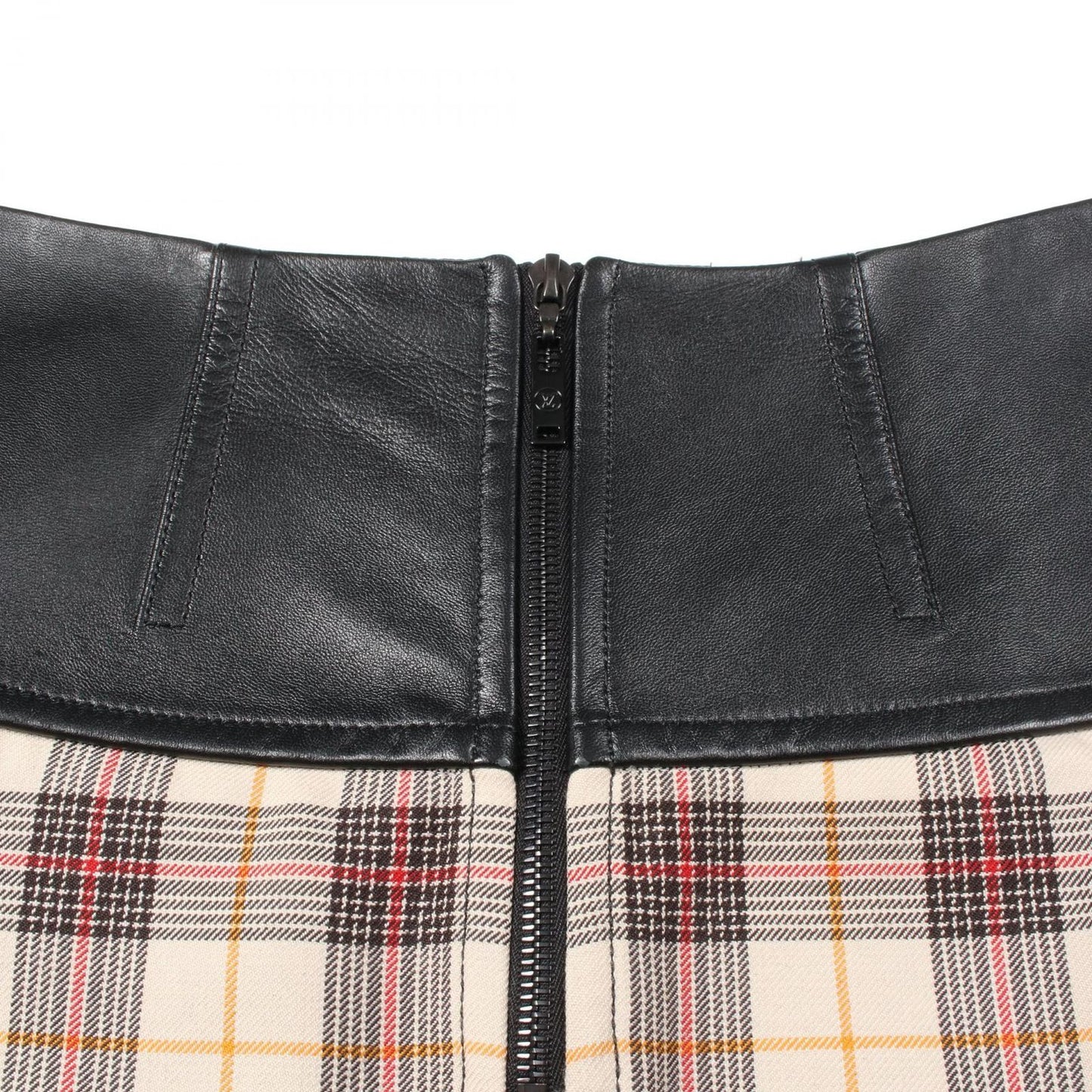 Louis Vuitton Wool Silk Skirt - Timeless Elegance in Beige & Black