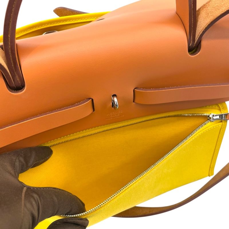 HERMES Émile Zip Bag PM in Lime with Silver Hardware - Exquisite Craftsmanship