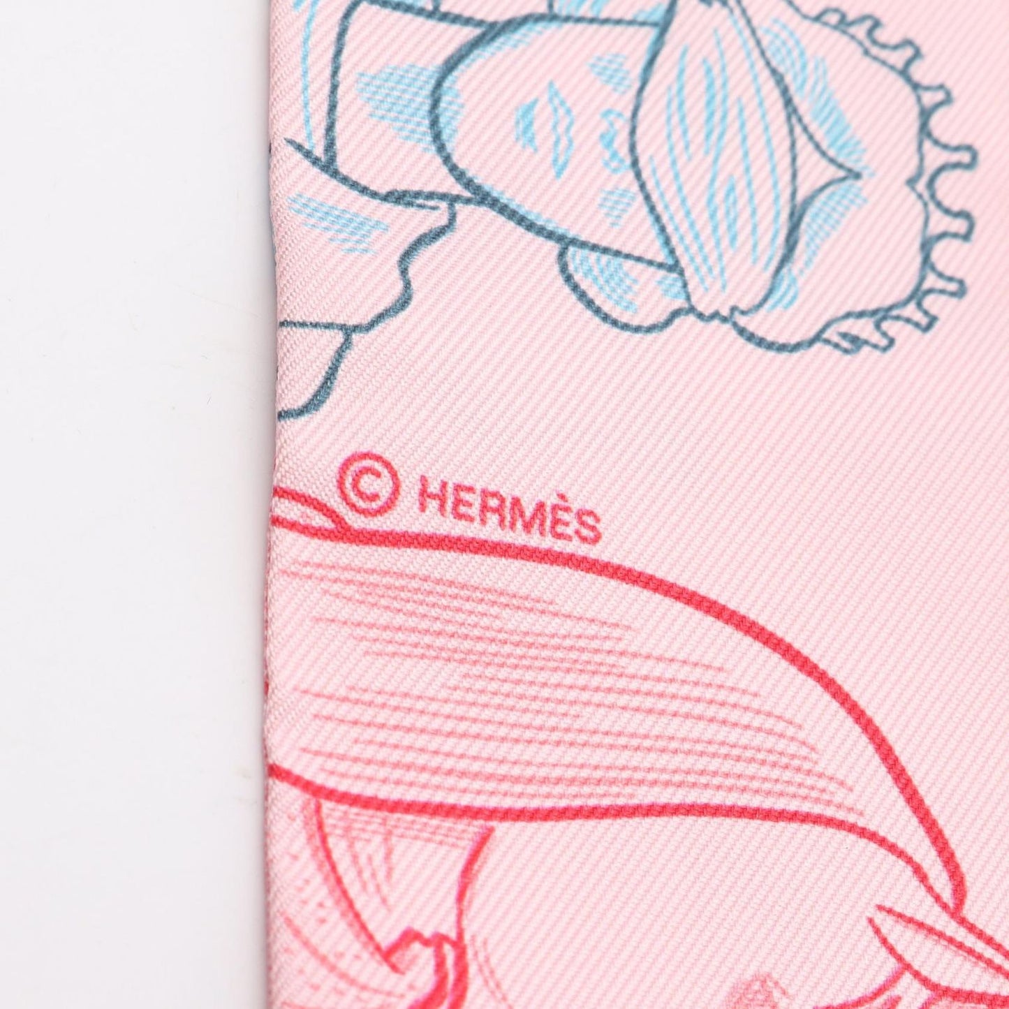 HERMES Twilly Scarf DRESS CODE in Silk - Unused Luxury Accessory