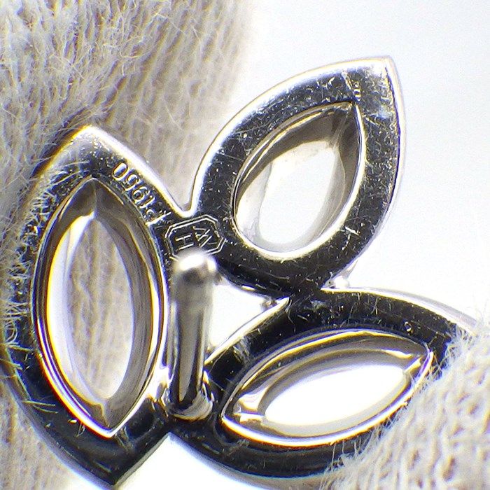 HARRY WINSTON Lily Cluster Mini Diamond Earrings - 0.37ct