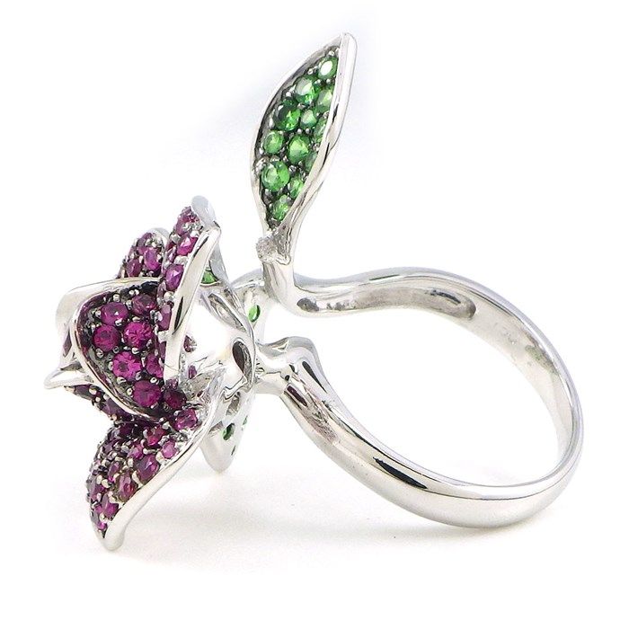 Exquisite Ruby and Garnet Rose Motif Ring in K18 White Gold
