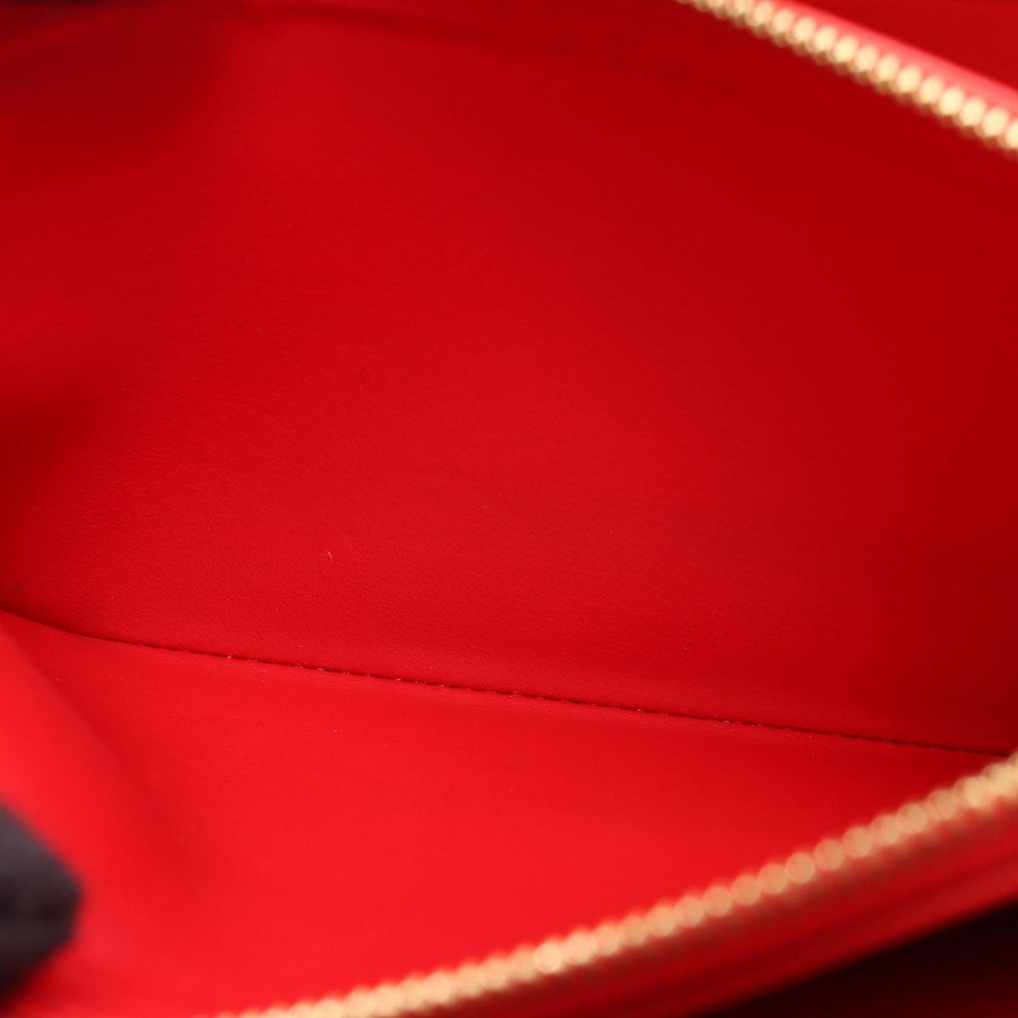 Louis Vuitton Zippy Wallet in Cherry Vernis Leather - Timeless Elegance