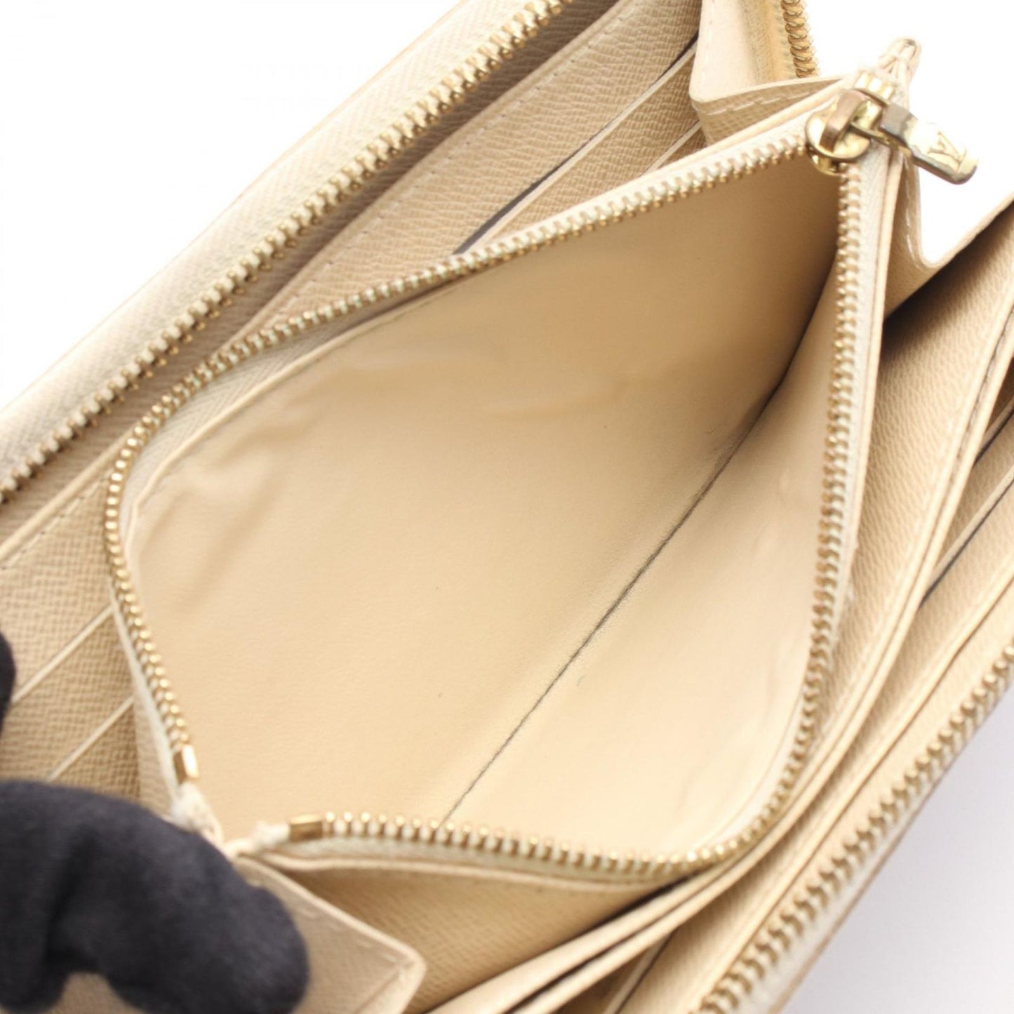 Louis Vuitton Zippy Wallet in Damier Azur Canvas - Timeless Elegance