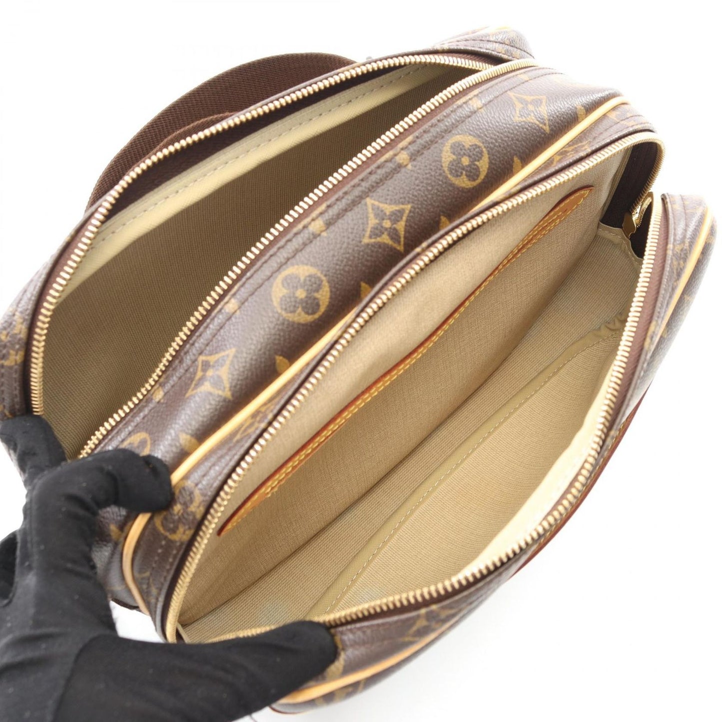 Louis Vuitton Reporter PM Shoulder Bag - Timeless Elegance