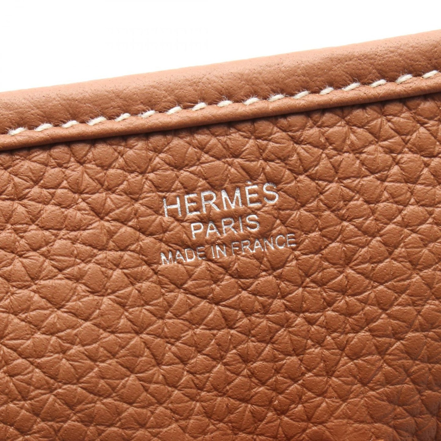 HERMES Evelyne 3 PM Shoulder Bag in Gold Leather - Exquisite Craftsmanship
