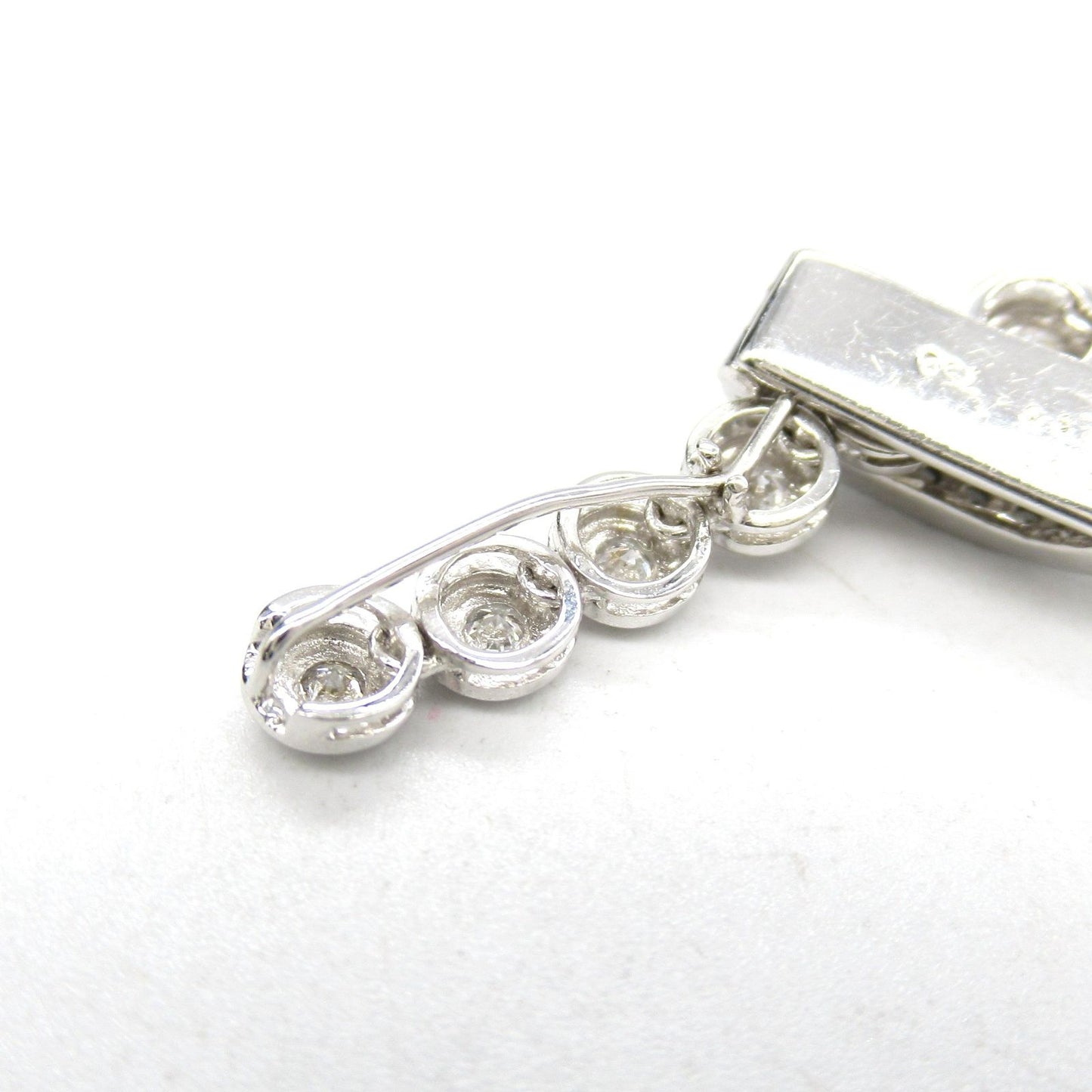 Exquisite K18WG Diamond Necklace - 22.6g, 43cm Length