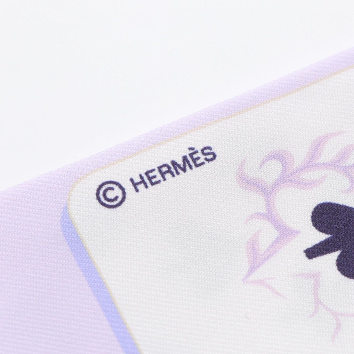 HERMES Jeu de Cartes Twilly Scarf in Purple Silk - Exquisite Luxury