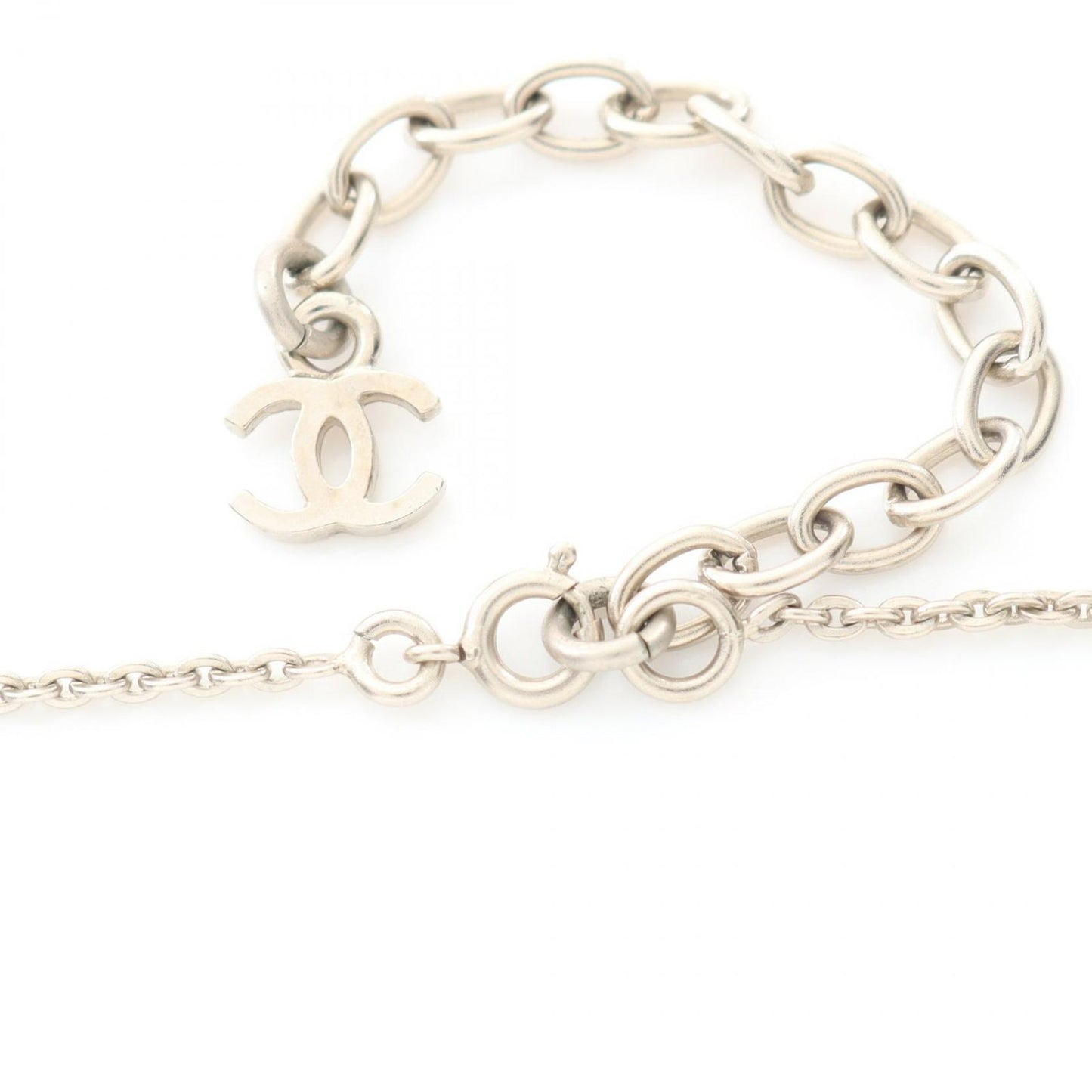 CHANEL Camellia Necklace in Beige Stainless Steel - Exquisite Elegance