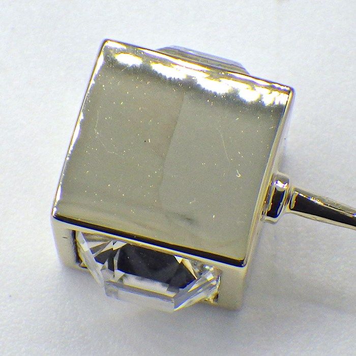 CHANEL Coco Mark Cube Earrings with Rhinestones - 2025 Cruise Collection