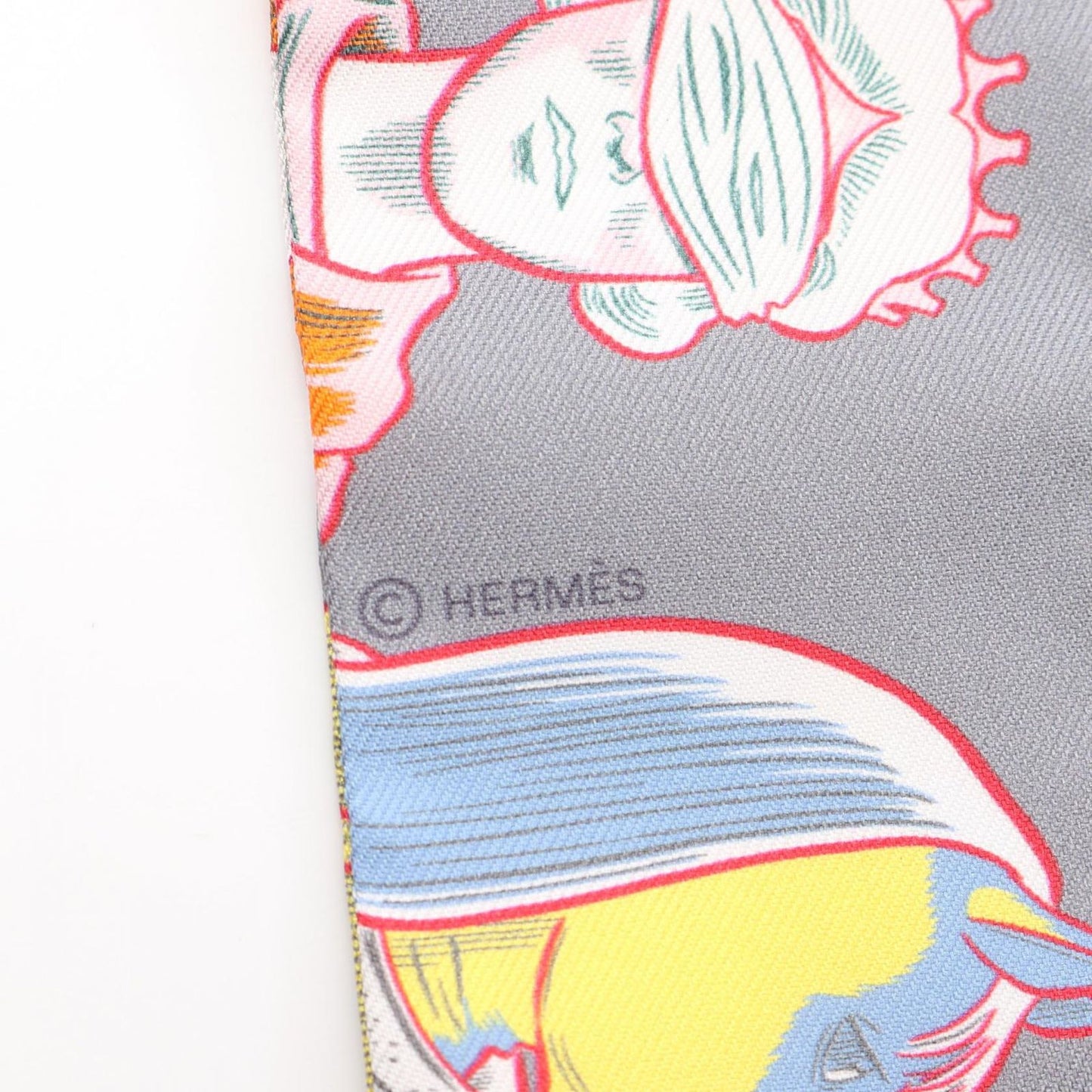 HERMES Twilly Scarf DRESSE CODE - Exquisite Silk Accessory