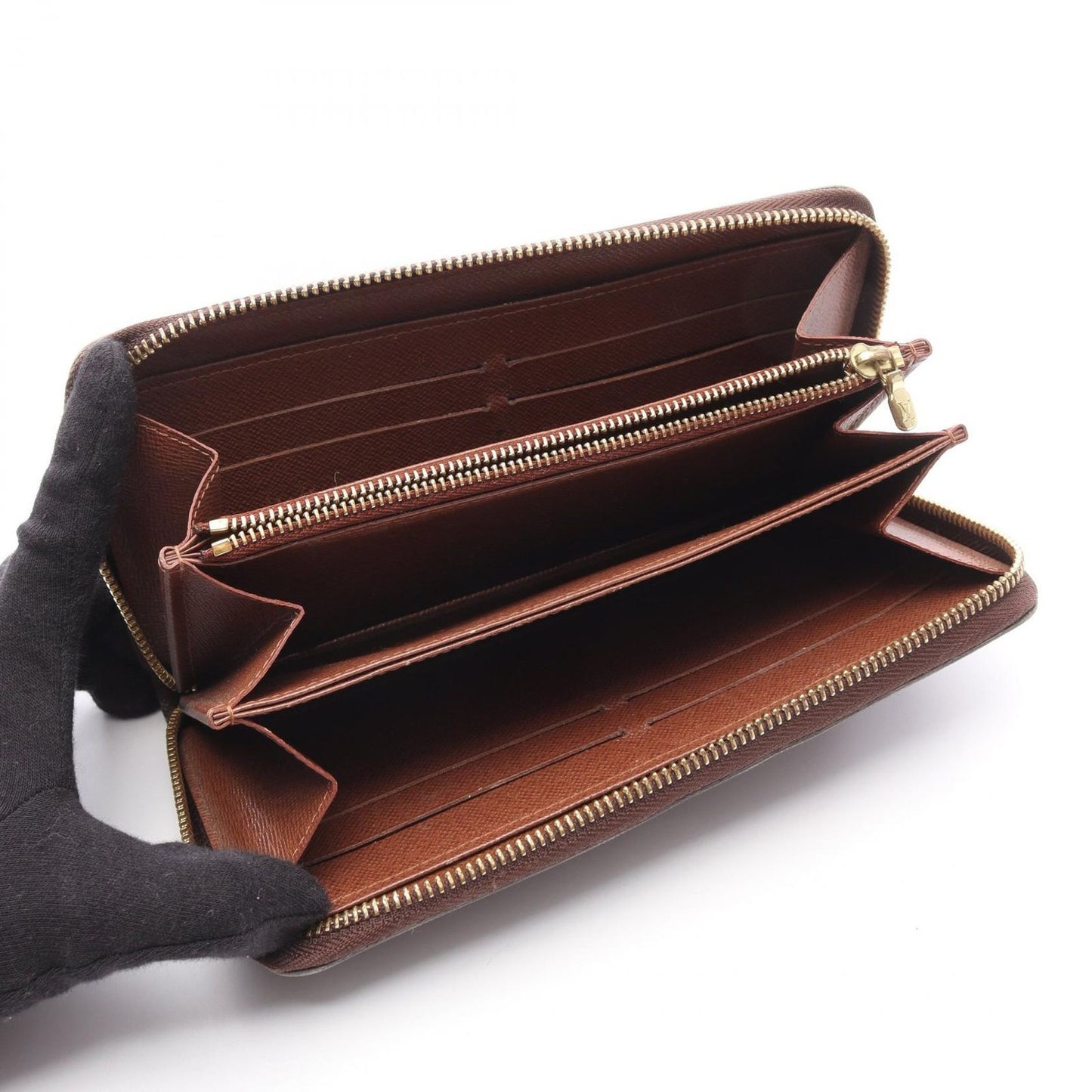 Louis Vuitton Monogram Zippy Wallet - Timeless Elegance