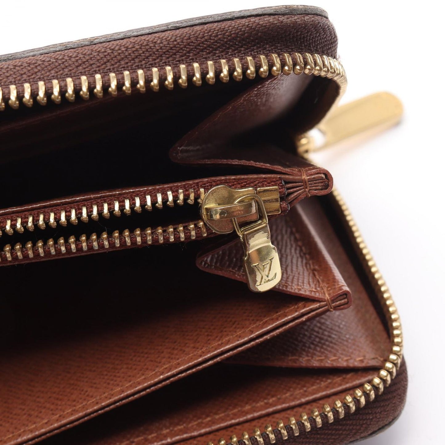 Louis Vuitton Monogram Zippy Wallet - Timeless Elegance