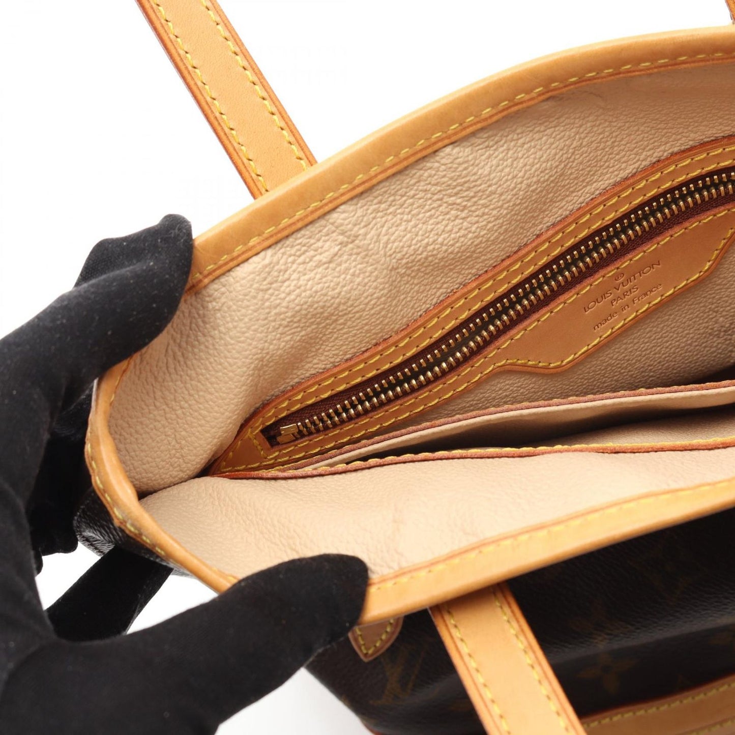 Louis Vuitton Monogram Bucket PM Handbag - Timeless Elegance