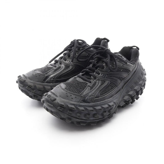BALENCIAGA Bouncer Sneakers - Timeless Black Elegance