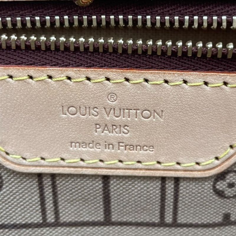 Louis Vuitton Neverfull GM Monogram Tote Bag - Brown