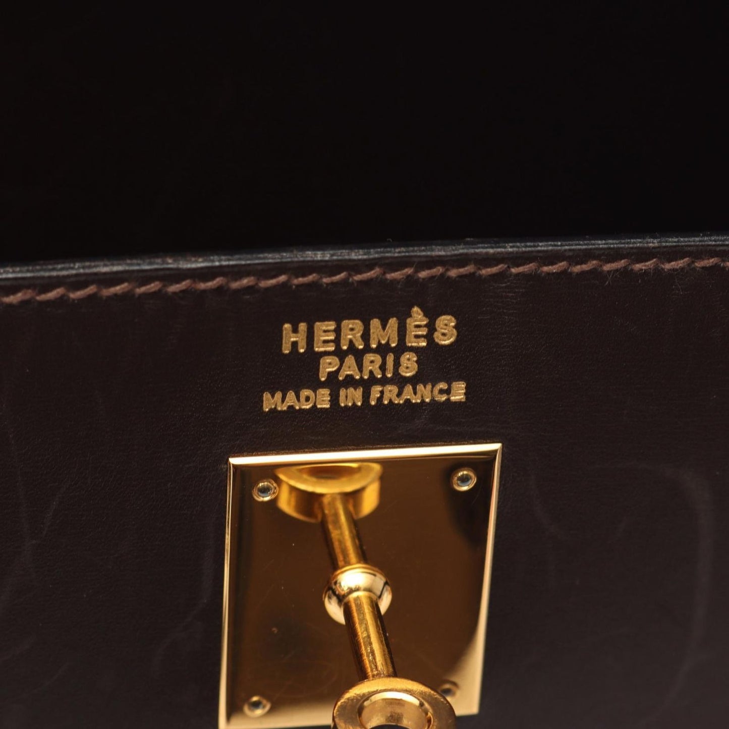 HERMES Kelly 35 Handbag in Ebeve Calfskin - Timeless Elegance