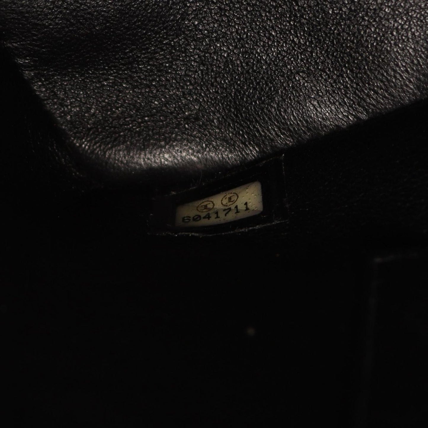 CHANEL Reissue Tote Bag A01804 in Black Leather - Timeless Elegance