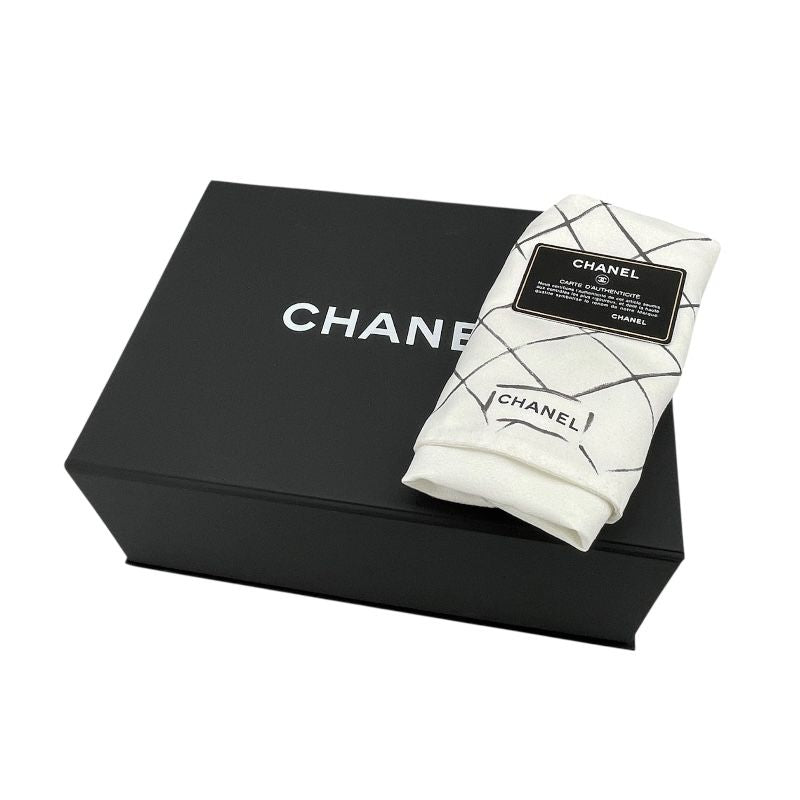 CHANEL Matelassé 25 Shoulder Bag in Gold Caviar Skin