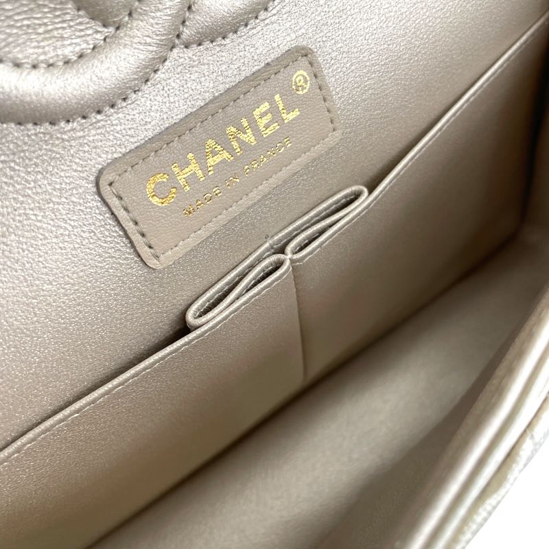 CHANEL Matelassé 25 Shoulder Bag in Gold Caviar Skin