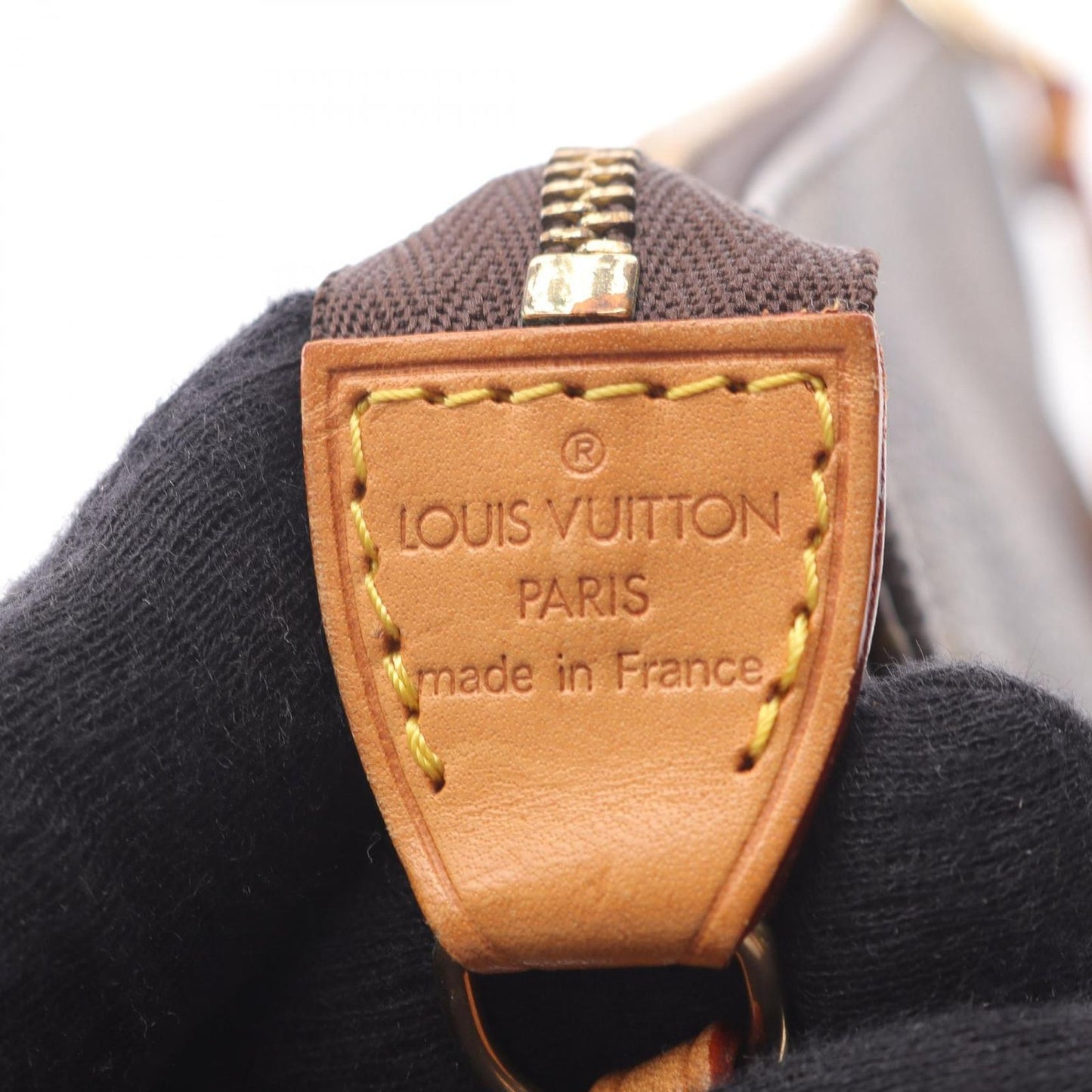 Louis Vuitton Pochette Accessoires Handbag - Timeless Elegance