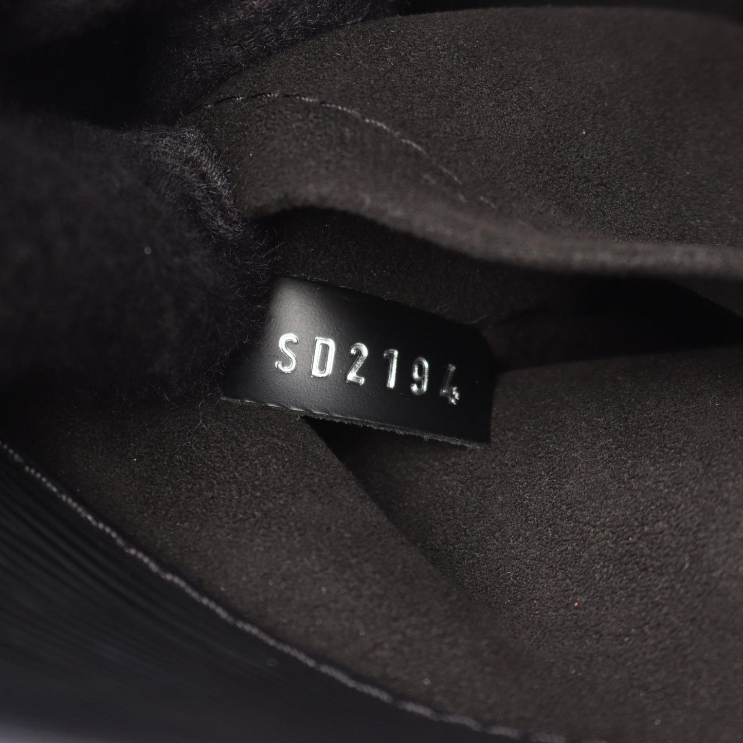 Louis Vuitton Marly MM Epi Noir Handbag - Timeless Elegance