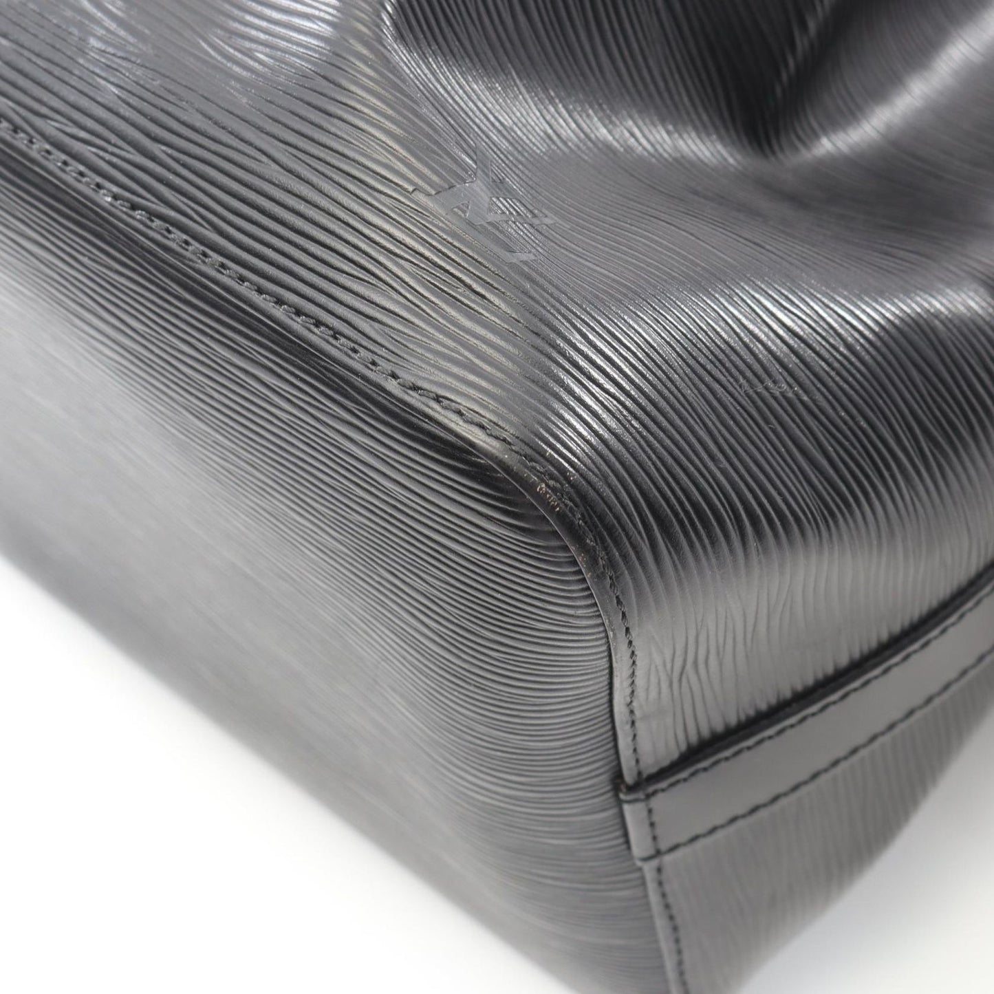 Louis Vuitton Petit Noé Noir Epi Leather Shoulder Bag