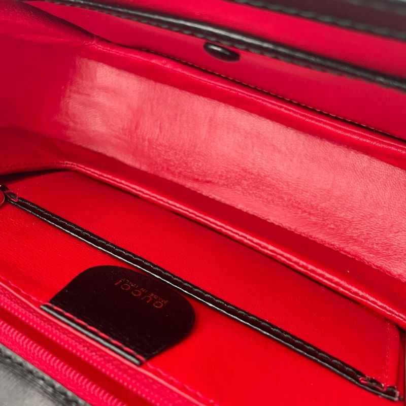 GUCCI Bamboo Shoulder Bag in Black Leather - Timeless Elegance