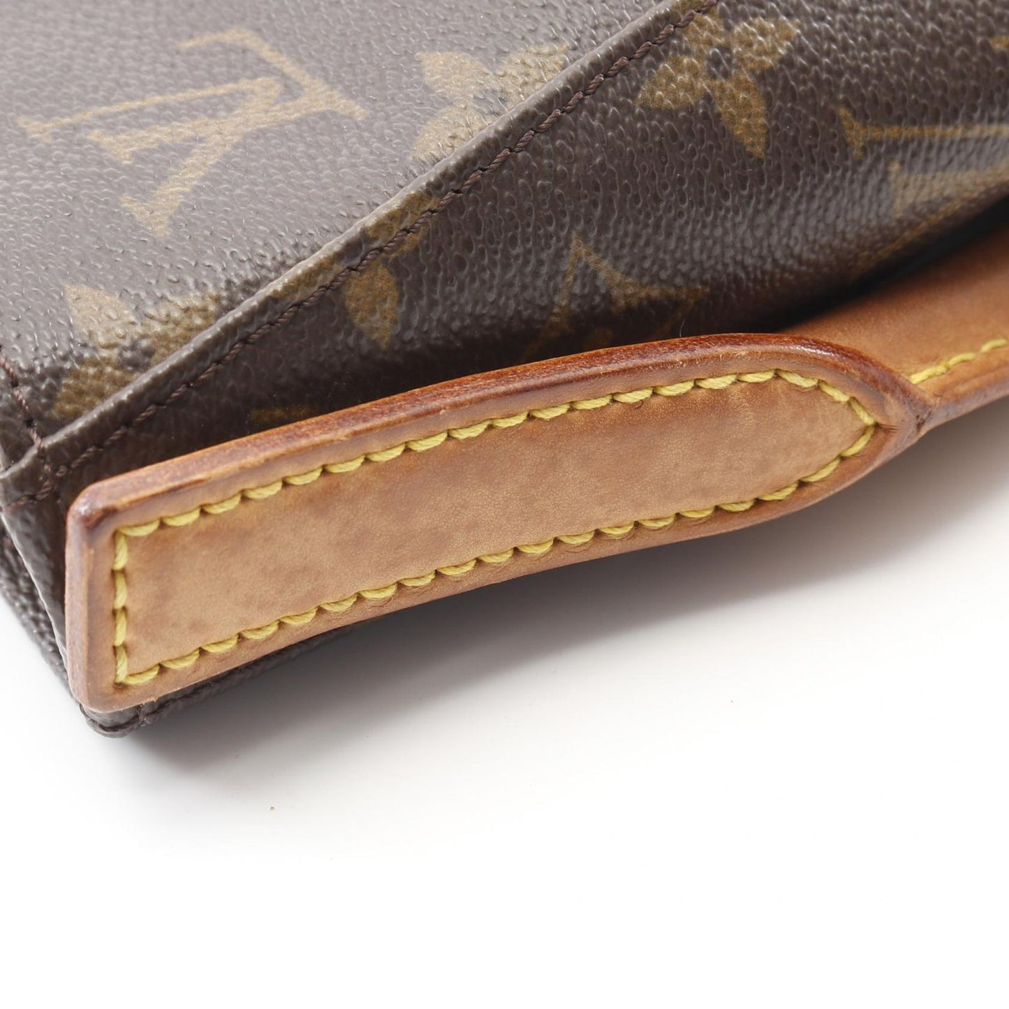 Louis Vuitton Monogram Looping GM Shoulder Bag - Timeless Elegance